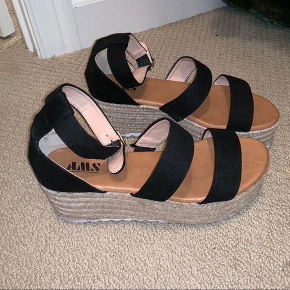 AMD Black Platform Sandals - Picture 4 of 7